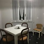 Casa Di Aldo: Casa Nel Centro Di Nervi. *