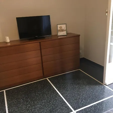 Apartment Casa Di Aldo: Casa Nel Centro Di Nervi. *
