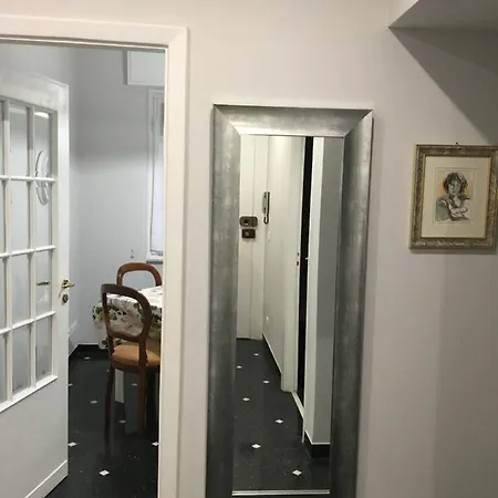 Casa Di Aldo: Casa Nel Centro Di Nervi. *