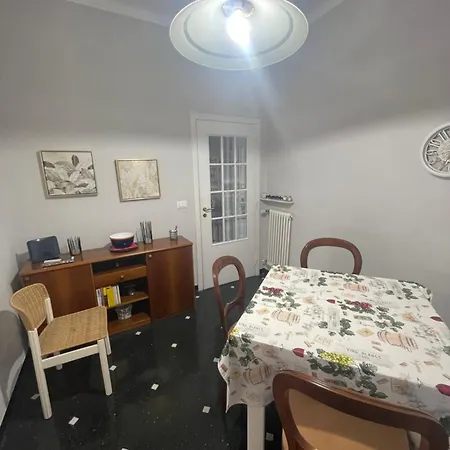 Appartamento Casa Di Aldo: Casa Nel Centro Di Nervi. *
