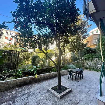 Casa Di Aldo: Casa Nel Centro Di Nervi. Genova