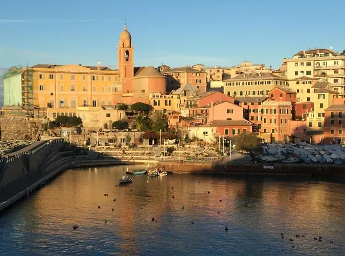 Casa Di Aldo: Casa Nel Centro Di Nervi. * Genova