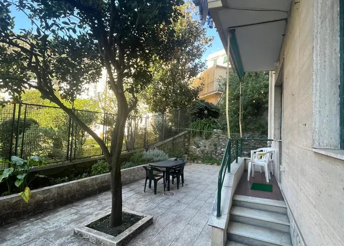 Casa Di Aldo: Casa Nel Centro Di Nervi. Genova