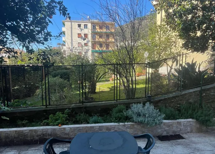 Casa Di Aldo: Casa Nel Centro Di Nervi. Genova