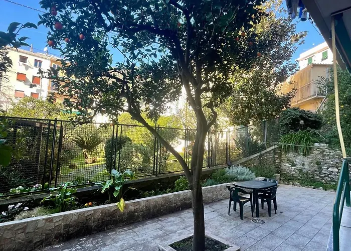 Casa Di Aldo: Casa Nel Centro Di Nervi. Genua
