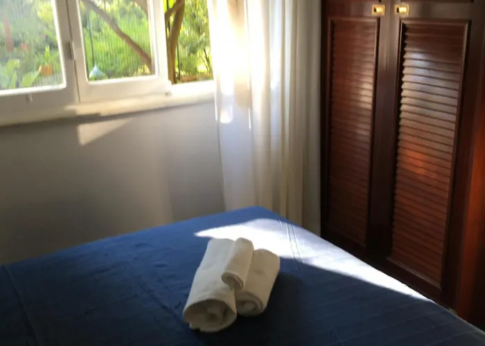 Casa Di Aldo: Casa Nel Centro Di Nervi. Apartment Genua